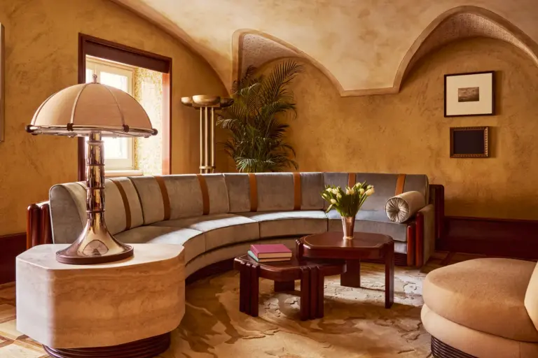 Art Deco Rugs Turn Roman Hotel Into A True Artistic Treasure