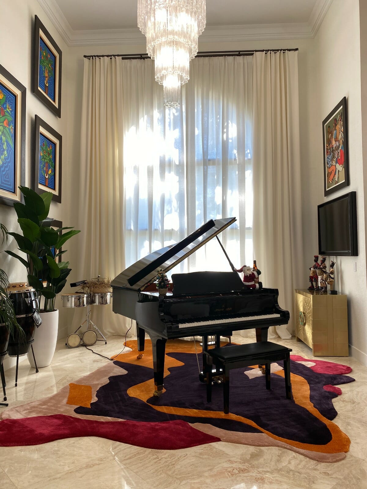 Piano on Piano: Explore this Inspiring Eclectic Interior Design Project