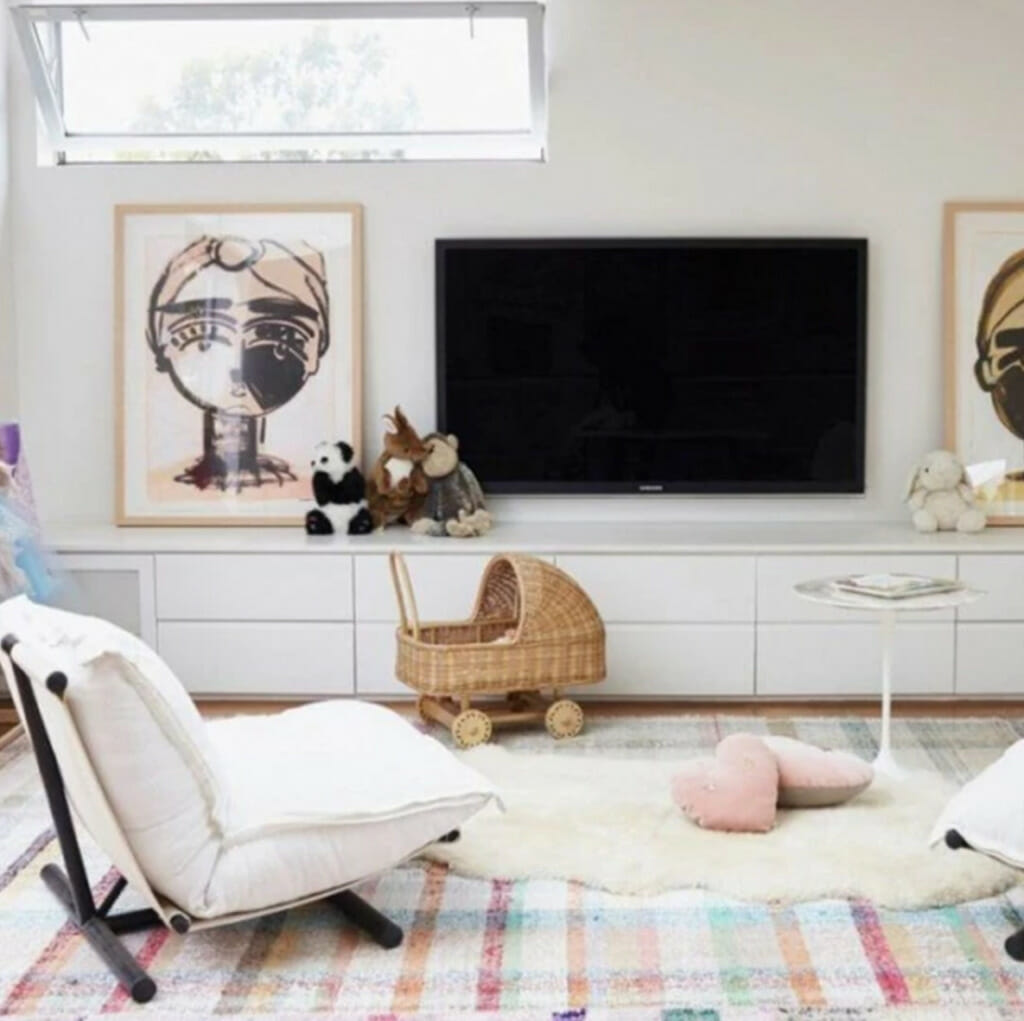 Colorful Rugs: Kids Room With Soft Tones

