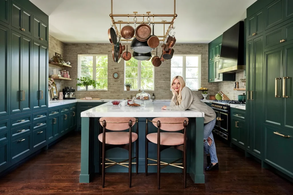 Contemporary Home Ashley Benson - By Nicole Gordon, As Well As Architect John Farrac