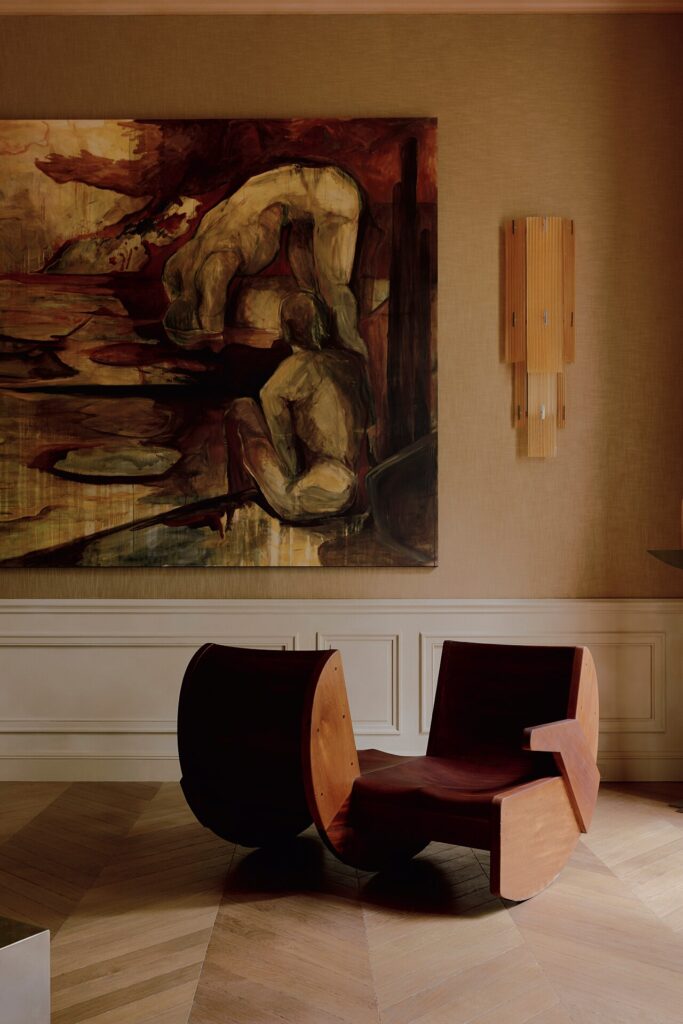 Mansion Interior Design: A Parisian Masterpiece, Living Room With Unique Furniture