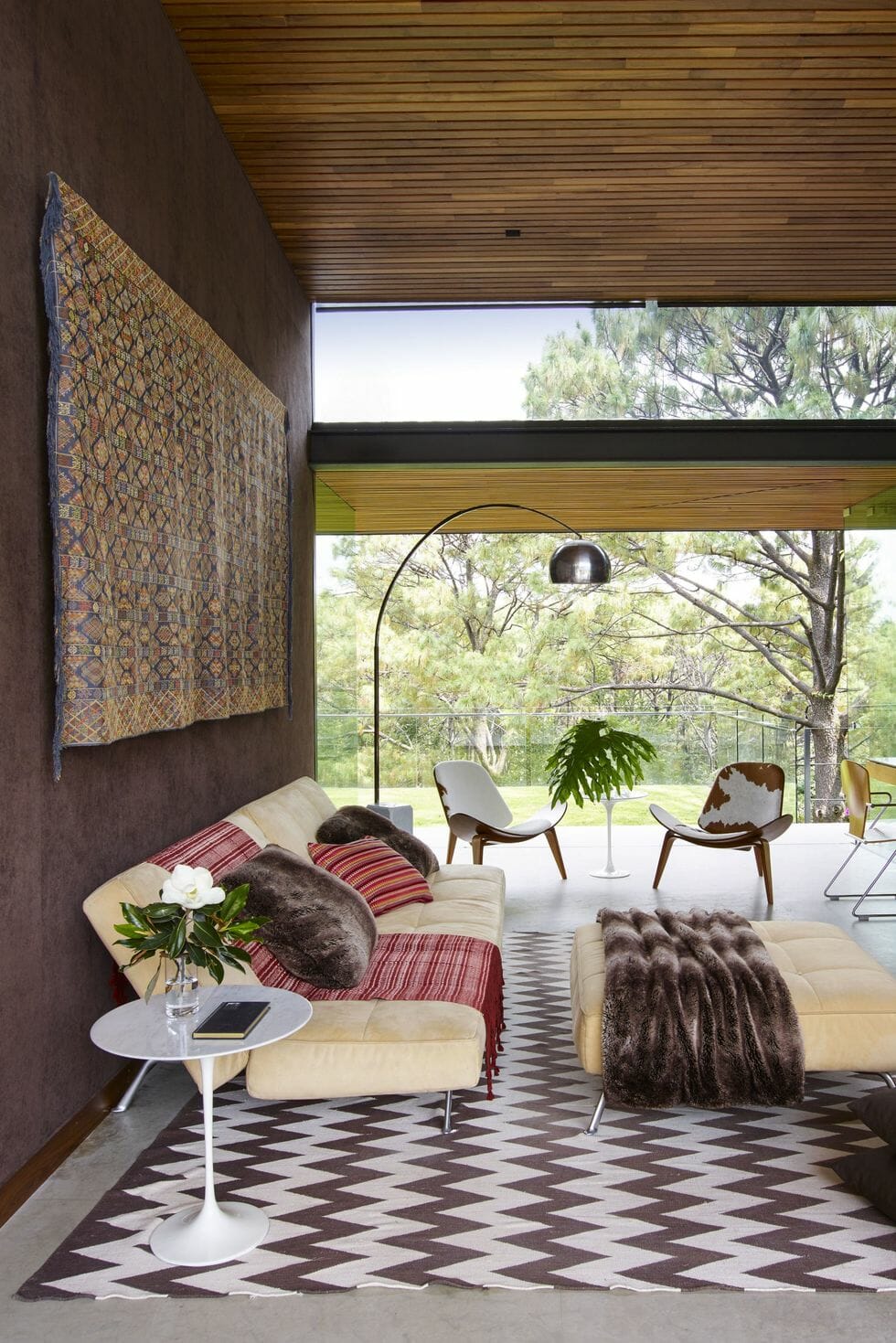 5 Projects to Inspire You to Hang a Rug on the Wall